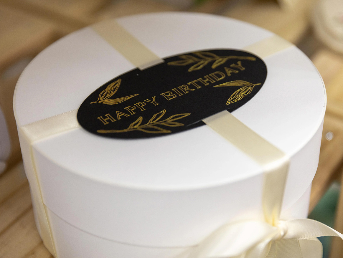 Szülinapi doboz aranyozással